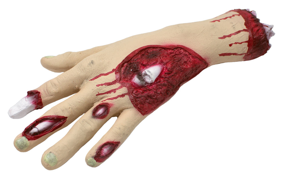 Abgehackte, blutverschmierte, künstliche Hand mit Knochen
