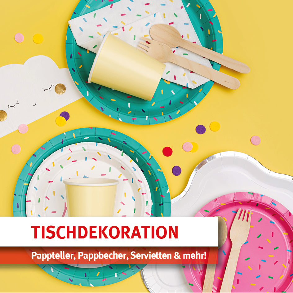 Bunte Tischdekoration mit Papptellern, Pappbechern, Servietten mit Streuselmuster, Holzbesteck und Konfetti auf gelbem Hintergrund. Text im Bild: ‚TISCHDEKORATION – Pappteller, Pappbecher, Servietten & mehr!‘. Link führt zur Shop-Kategorie für Tischdeko